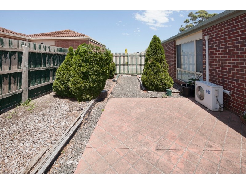 24 Elanora Way, Hampton Park VIC 3976