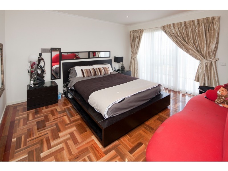 1 Sherwood Crescent, Dandenong North VIC 3175