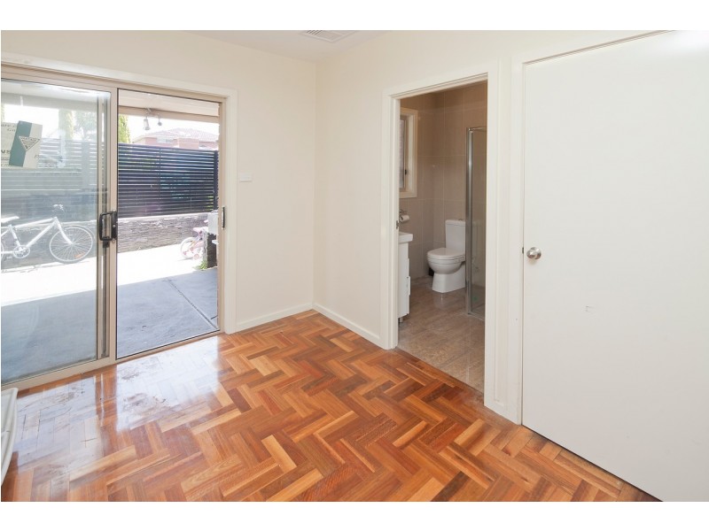 1 Sherwood Crescent, Dandenong North VIC 3175