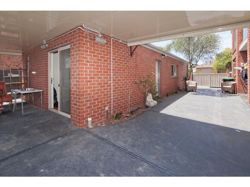 1 Sherwood Crescent, Dandenong North VIC 3175