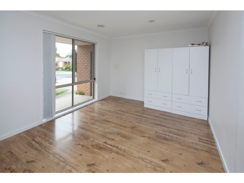 31 Breamlea Way, Cranbourne West VIC 3977