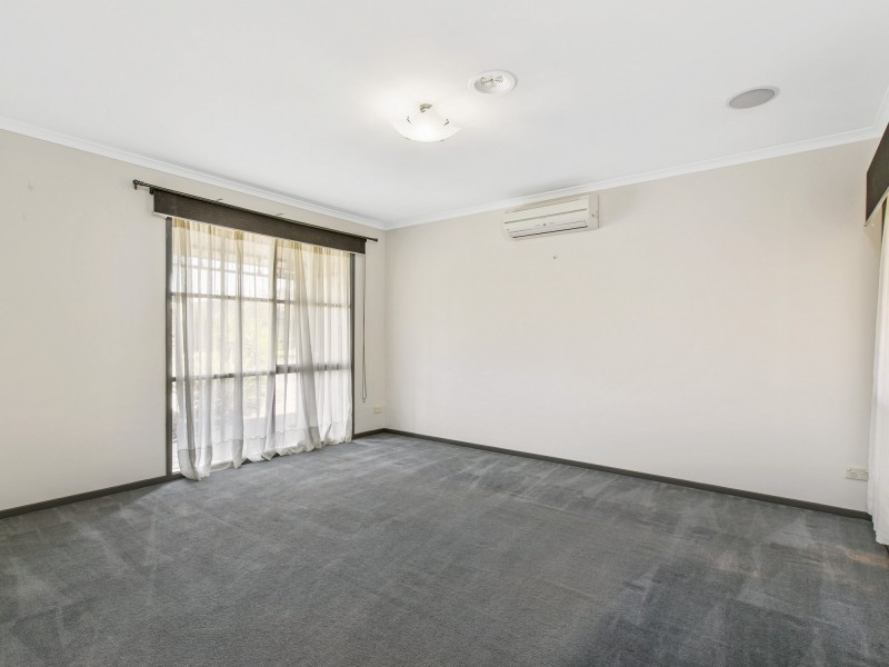 59 Hamilton Dr, Cranbourne North VIC 3977