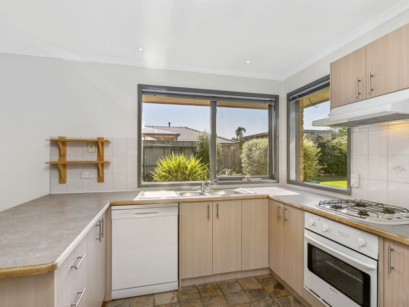 59 Hamilton Dr, Cranbourne North VIC 3977