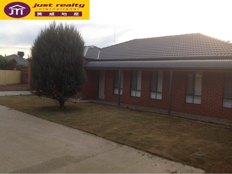 11 Lane Way, Cranbourne VIC 3977