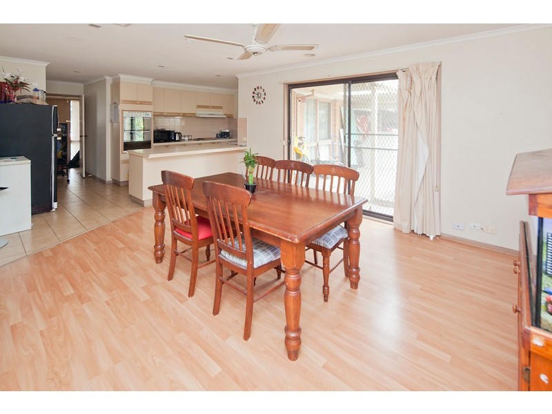 4 Cypress Ct, Cranbourne North VIC 3977