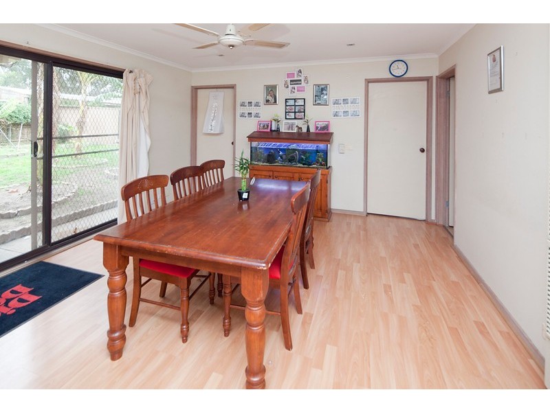 4 Cypress Ct, Cranbourne North VIC 3977
