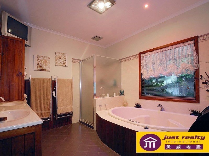 40 Bakers Rd, Clyde VIC 3978