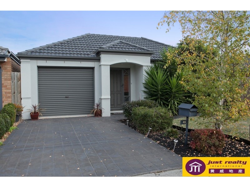 45 Melzak Way, Berwick VIC 3806
