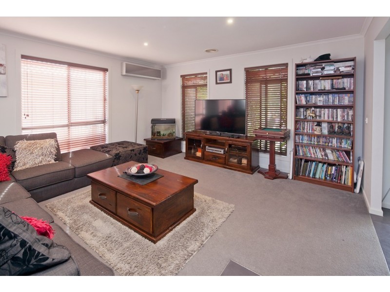 45 Melzak Way, Berwick VIC 3806