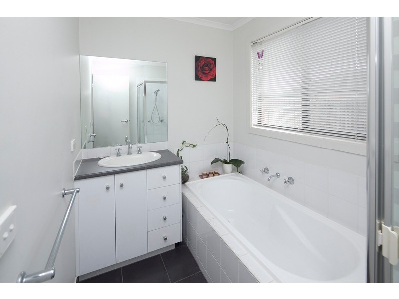 45 Melzak Way, Berwick VIC 3806