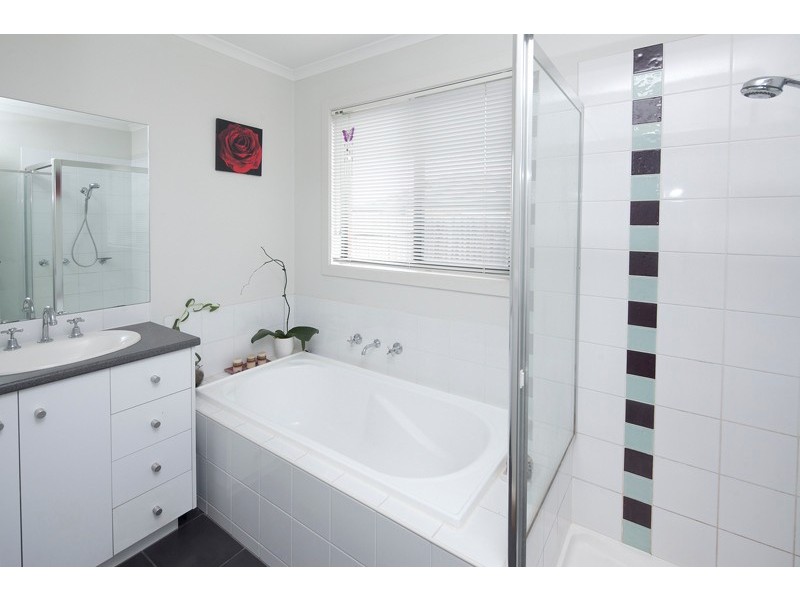 45 Melzak Way, Berwick VIC 3806