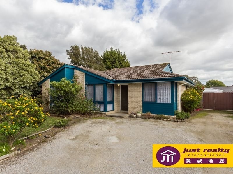 10 St Boswells Ave, Berwick VIC 3806