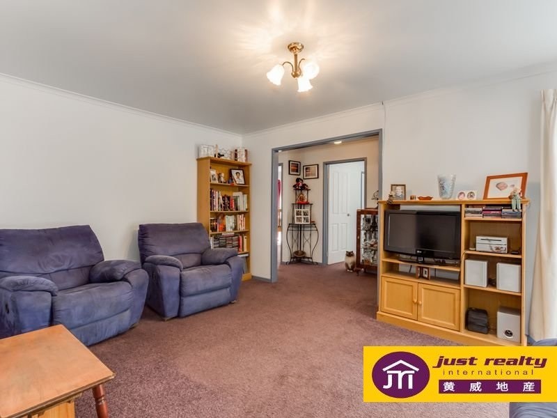 10 St Boswells Ave, Berwick VIC 3806