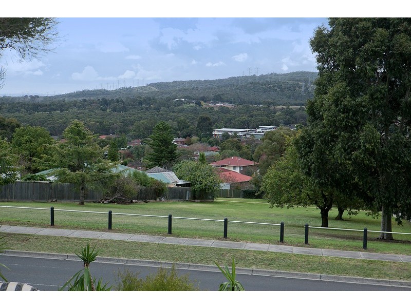 34 Scotsburn Way, Endeavour Hills VIC 3802