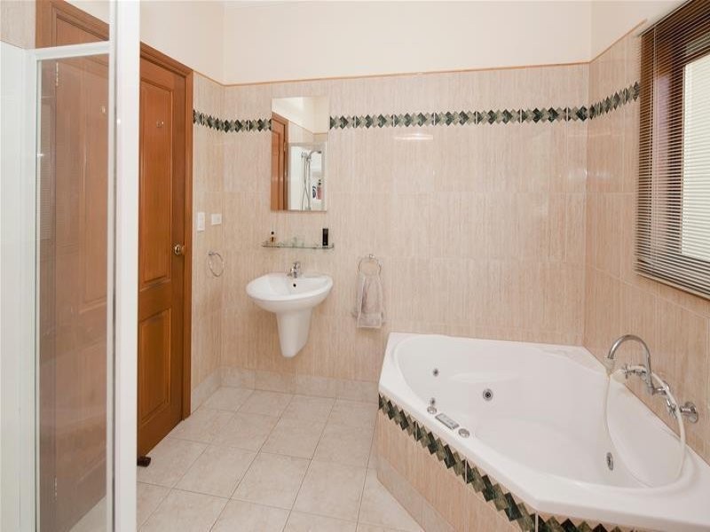 21 Edith Street, Dandenong VIC 3175