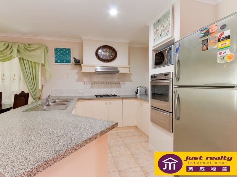 10 Mariner Close, Cranbourne North VIC 3977