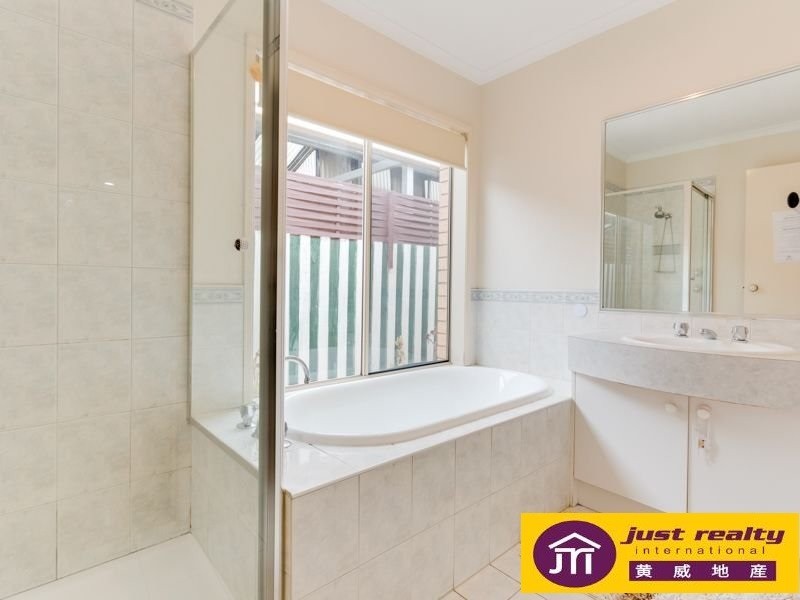 10 Mariner Close, Cranbourne North VIC 3977