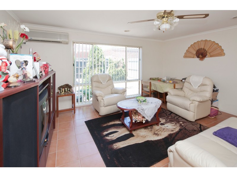 24 Elanora Way, Hampton Park VIC 3976