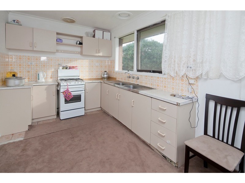 4/2a Canberra Ave, Dandenong South VIC 3175