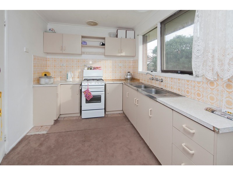 4/2a Canberra Ave, Dandenong South VIC 3175