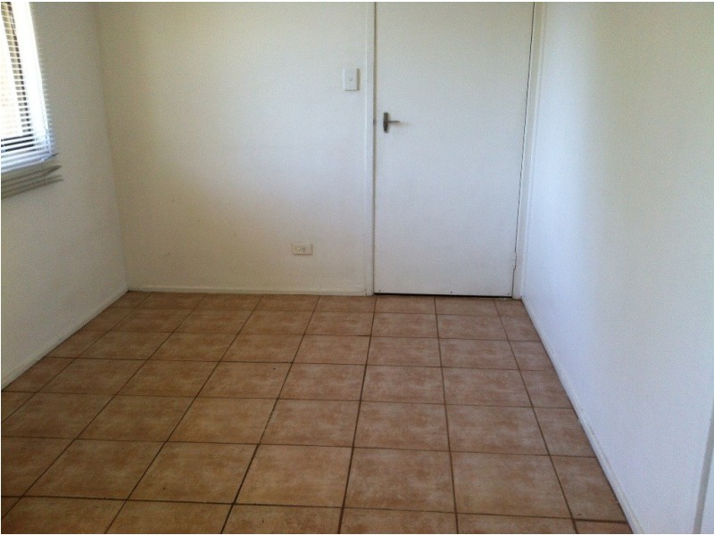 4/2a Canberra Ave, Dandenong South VIC 3175