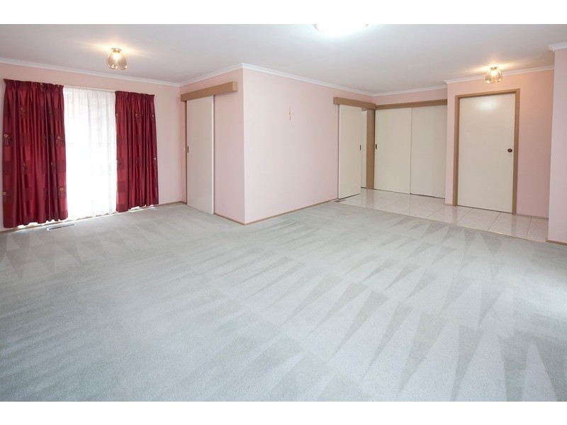 354 James Cook Drive, Endeavour Hills VIC 3802