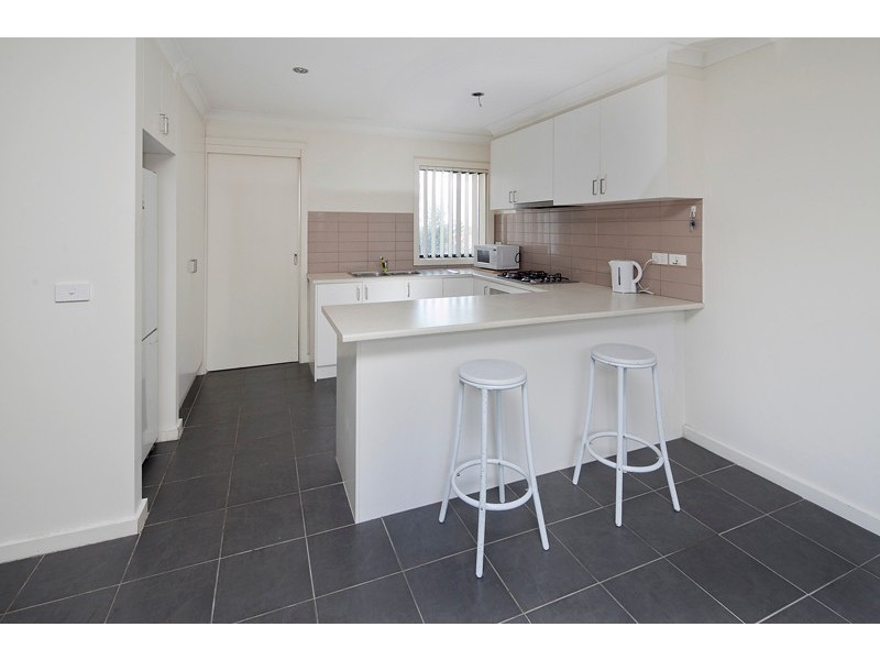 1/11 Laburnum Grove, Doveton VIC 3177