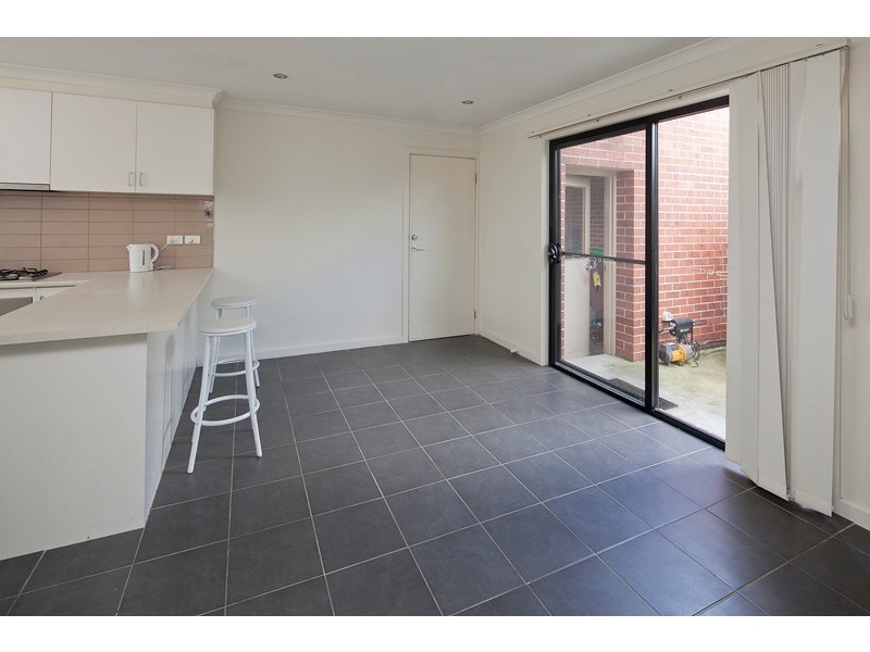 1/11 Laburnum Grove, Doveton VIC 3177