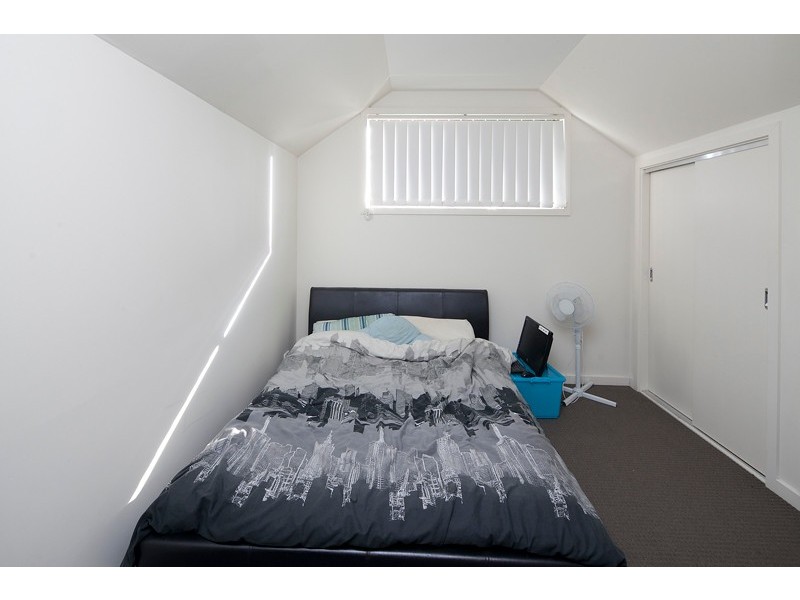 1/11 Laburnum Grove, Doveton VIC 3177