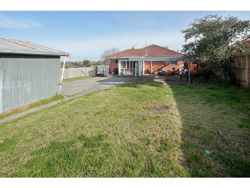 27 Doveton Ave, Doveton VIC 3177