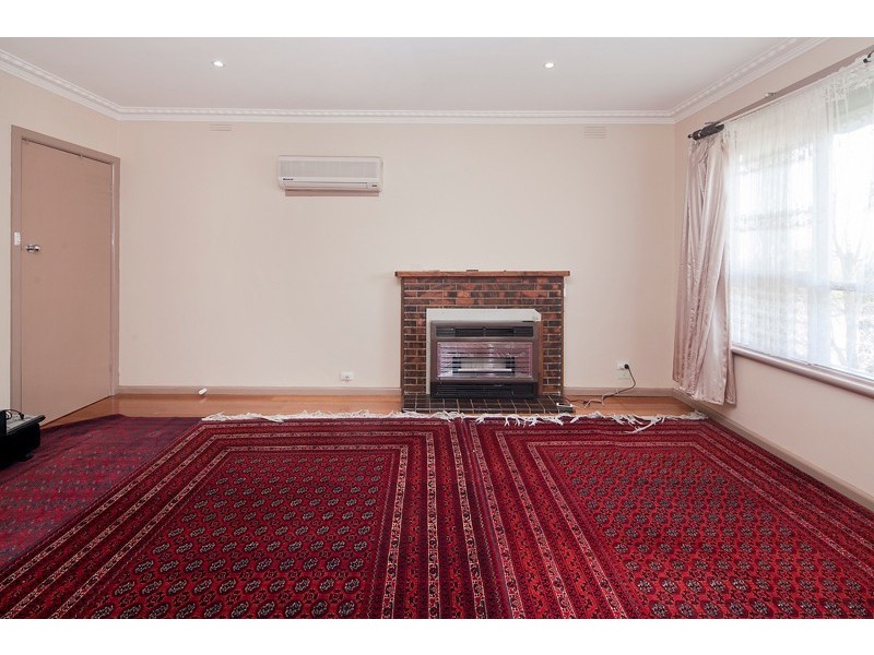 27 Doveton Ave, Eumemmerring VIC 3177