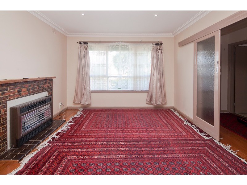 27 Doveton Ave, Eumemmerring VIC 3177