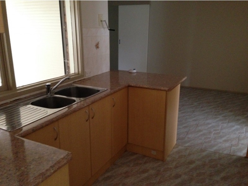 13 Dampier Court, Endeavour Hills VIC 3802