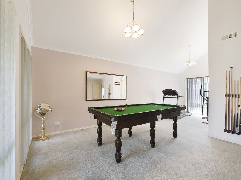 23 Hanna Drive, Endeavour Hills VIC 3802