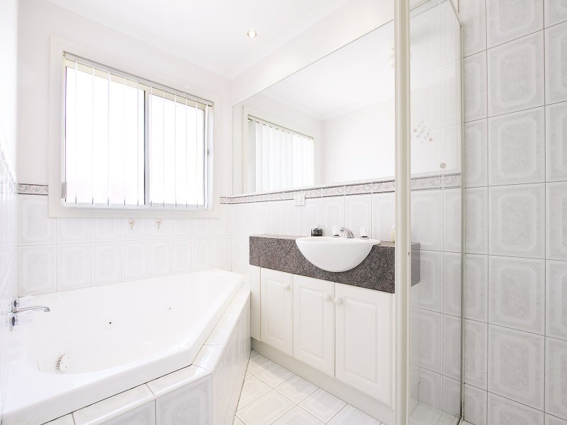23 Hanna Drive, Endeavour Hills VIC 3802
