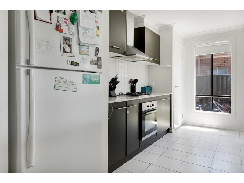 38 Hal Porter Terrace, Lynbrook VIC 3975