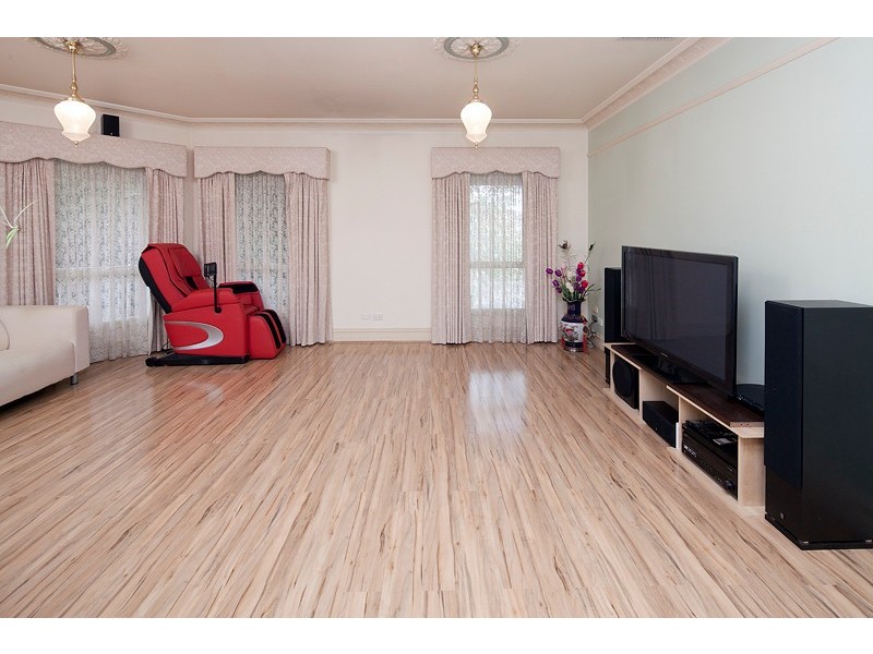 12 Milparinka Way, Berwick VIC 3806