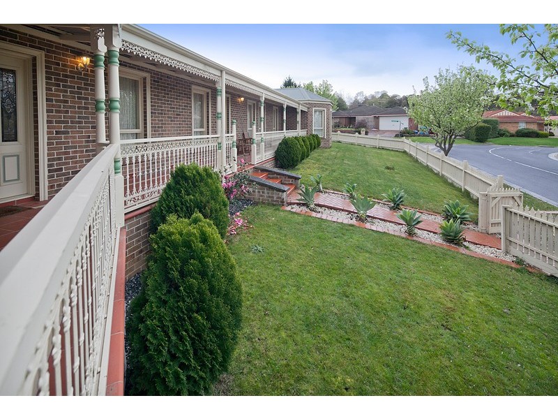 12 Milparinka Way, Berwick VIC 3806