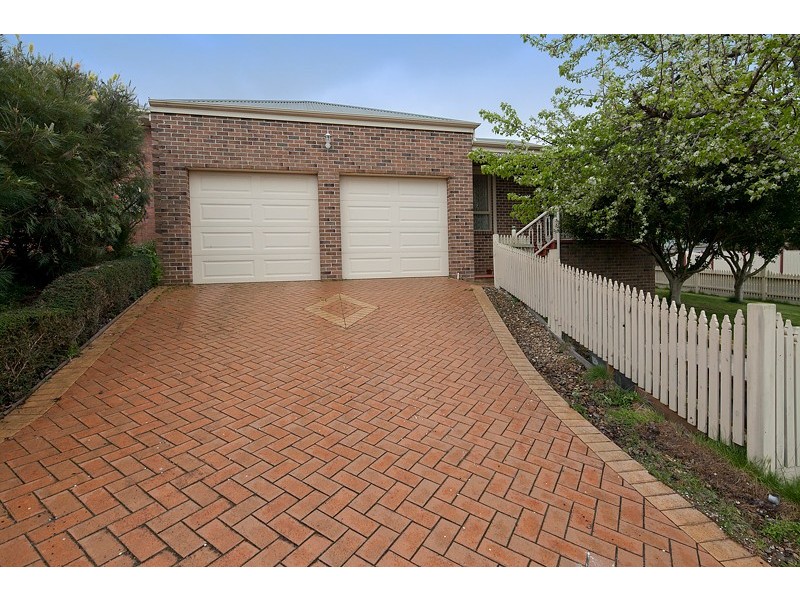 12 Milparinka Way, Berwick VIC 3806