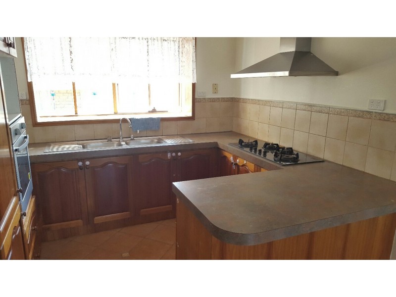 11 Cheryl Ct, Hampton Park VIC 3976