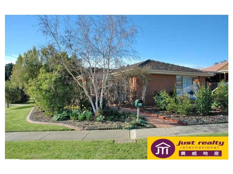 35 Elizabeth Street, Cranbourne North VIC 3977