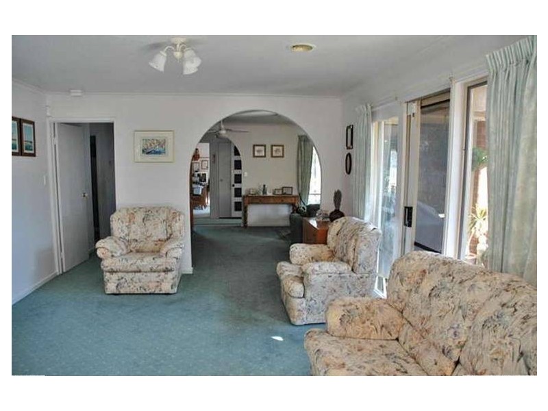 35 Elizabeth Street, Cranbourne North VIC 3977