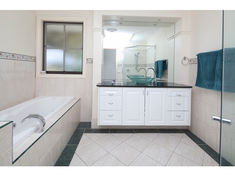 15 – 16 St James Court, Narre Warren VIC 3805