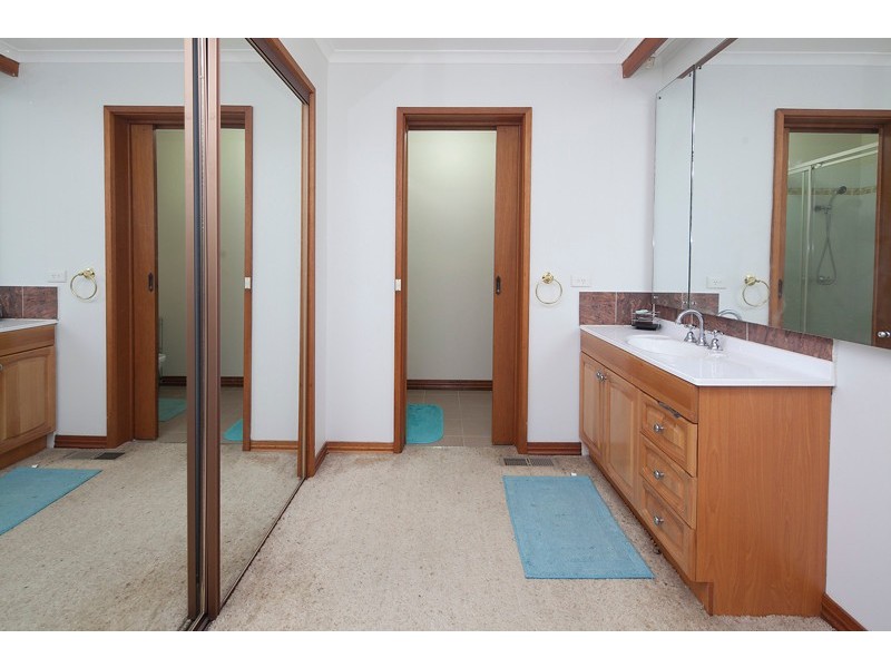 15 – 16 St James Court, Narre Warren VIC 3805