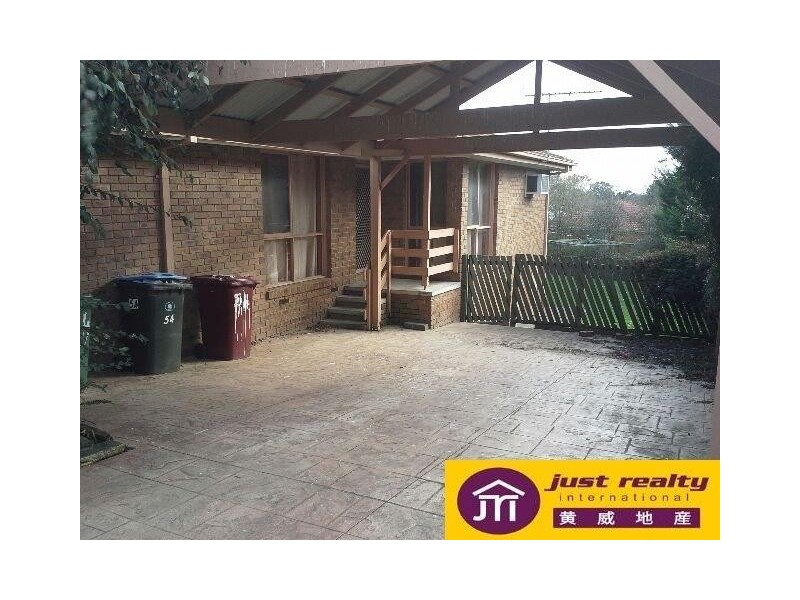 54 Strathavan Drive, Berwick VIC 3806