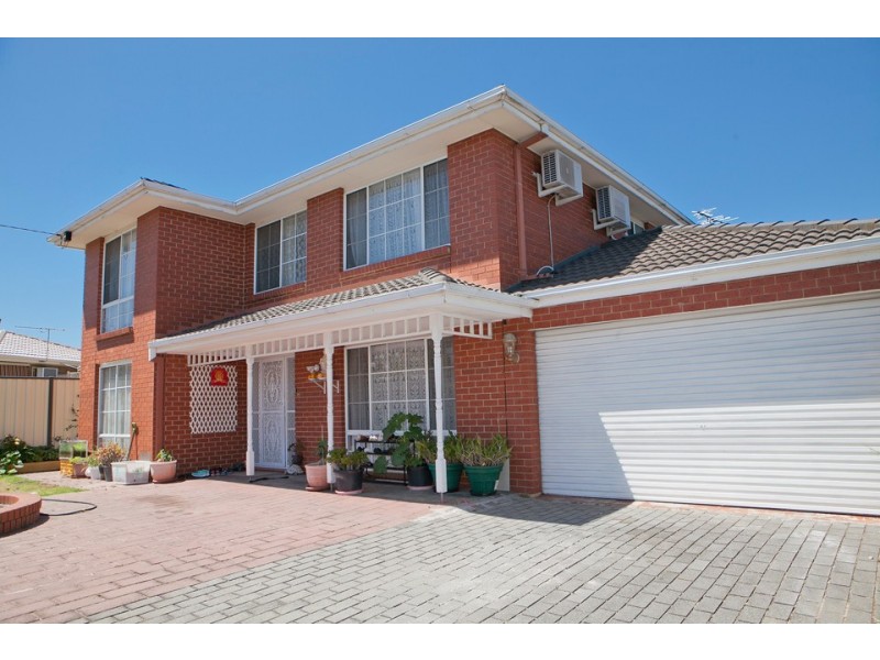 34 Kerrison Drive, Hampton Park VIC 3976