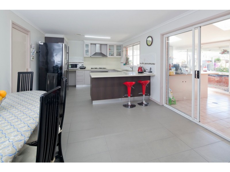 34 Kerrison Drive, Hampton Park VIC 3976