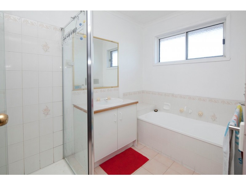 34 Kerrison Drive, Hampton Park VIC 3976