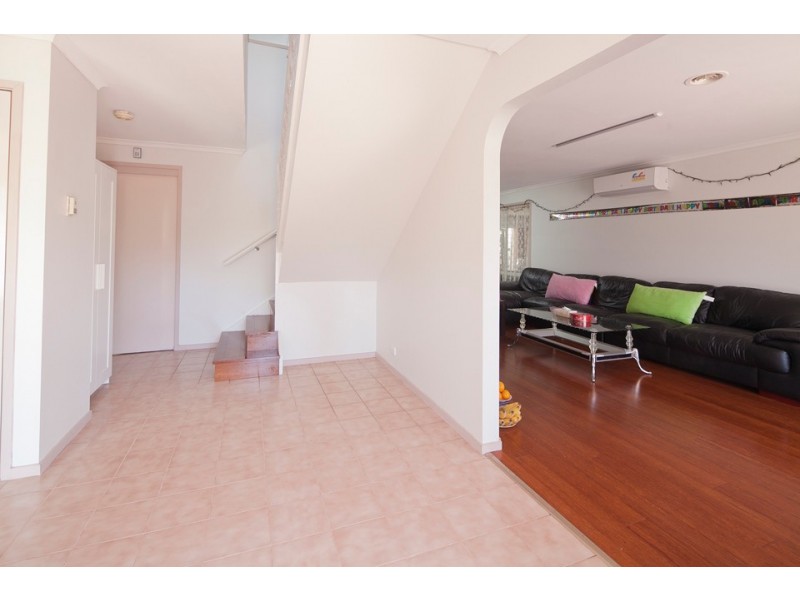 34 Kerrison Drive, Hampton Park VIC 3976