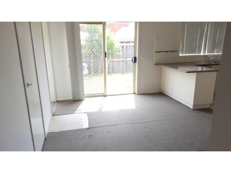 4/107 Breens Rd, Cranbourne West VIC 3977